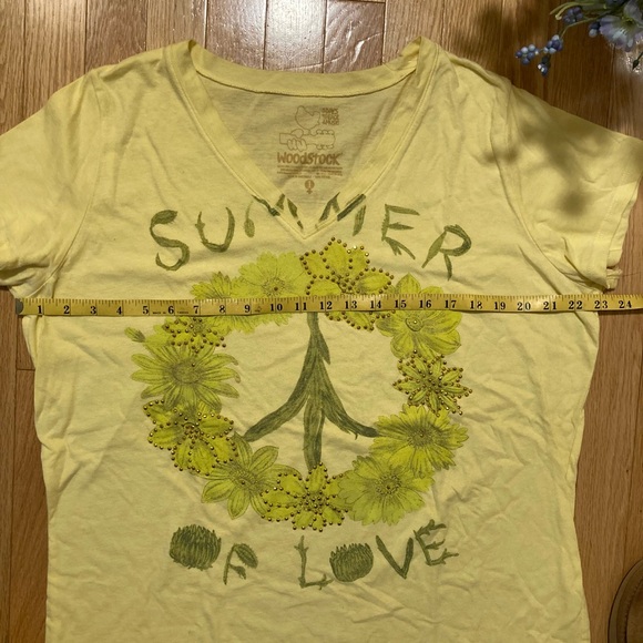 ❗️5 for $35❗️Graphic Tee - Picture 4 of 4